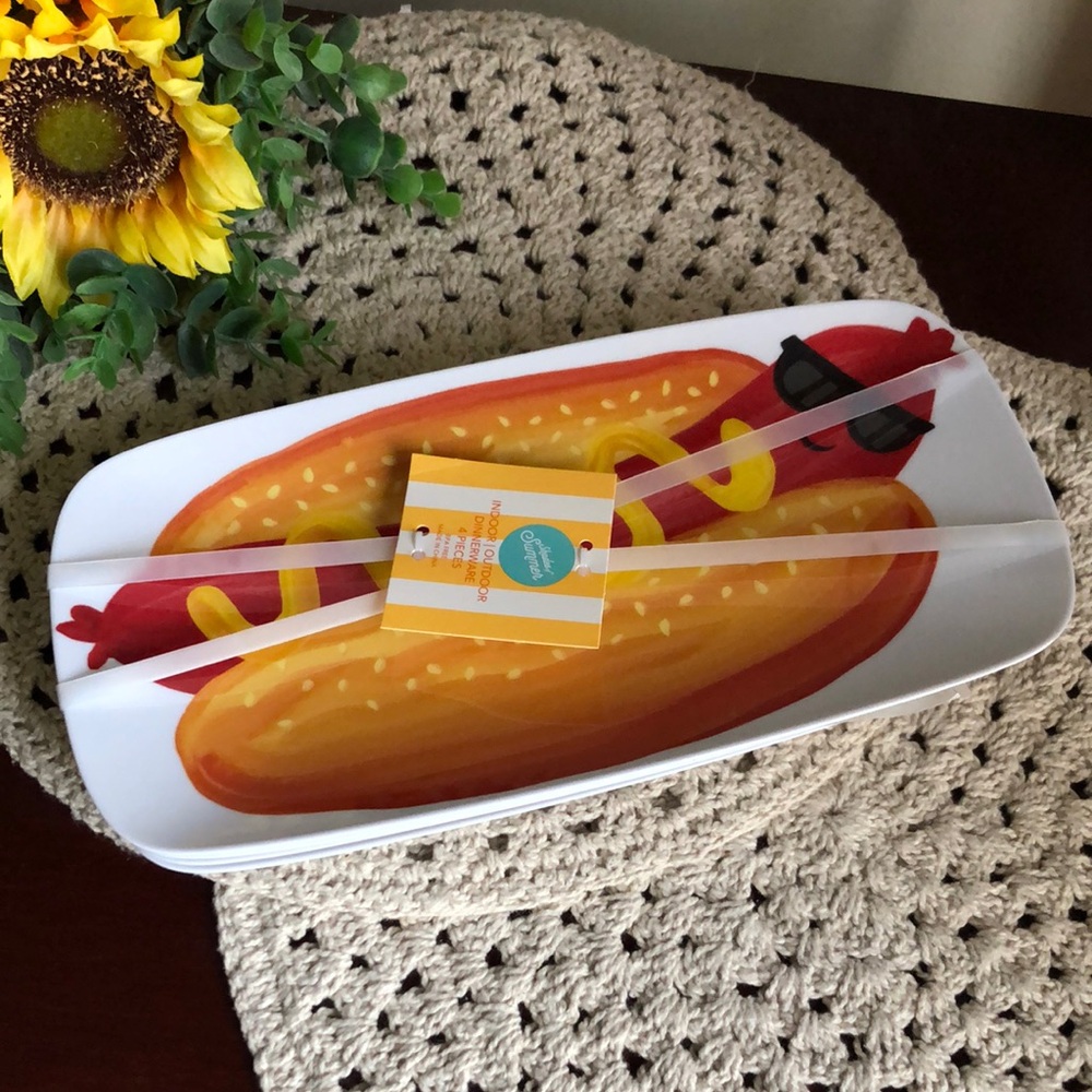 Hot Dog Melamine Serving Dinner Plates - set of 4